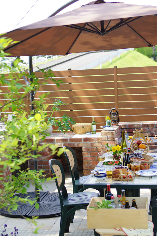 週末BBQ-笑い声の響く庭。 メイン写真