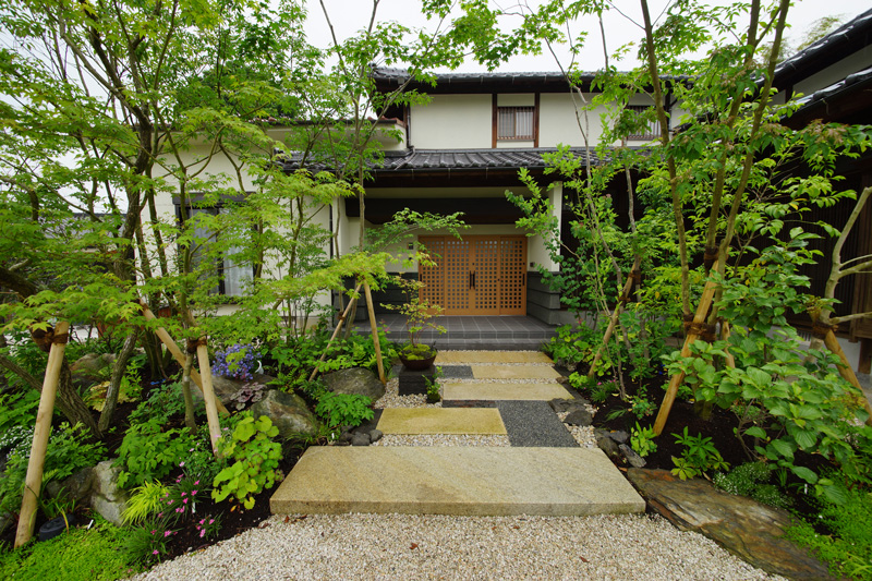 雑木と草花に包まれた暮らし。 施工例2