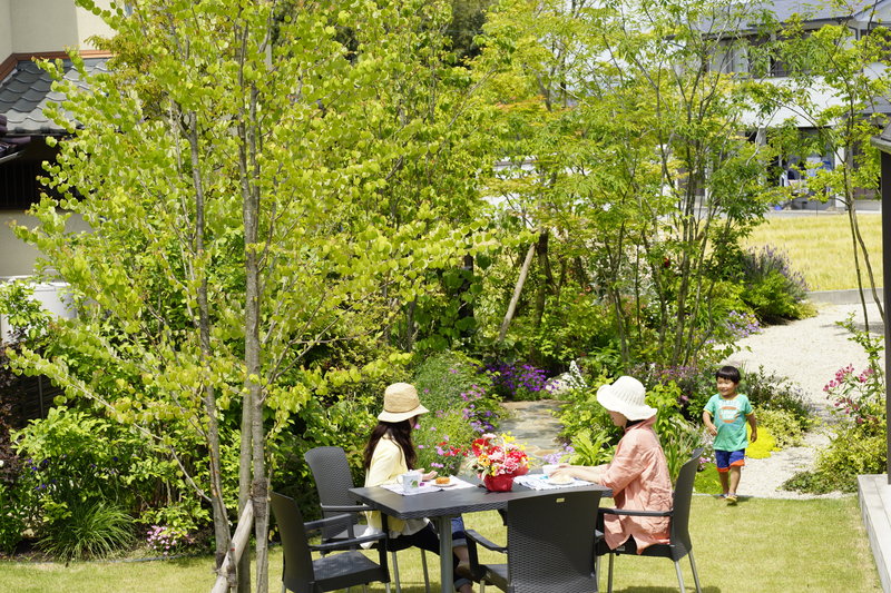 花も実も楽しめるナチュラルガーデン 施工例2