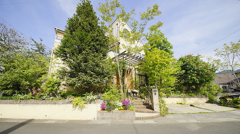 立ち止まって眺めたくなる庭 施工例1