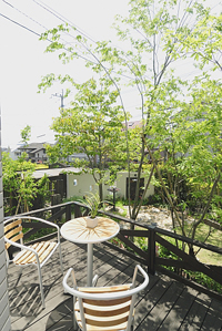 レンガ敷きのステージ～小鳥の憩い場～のディテール（福岡県筑紫野市）